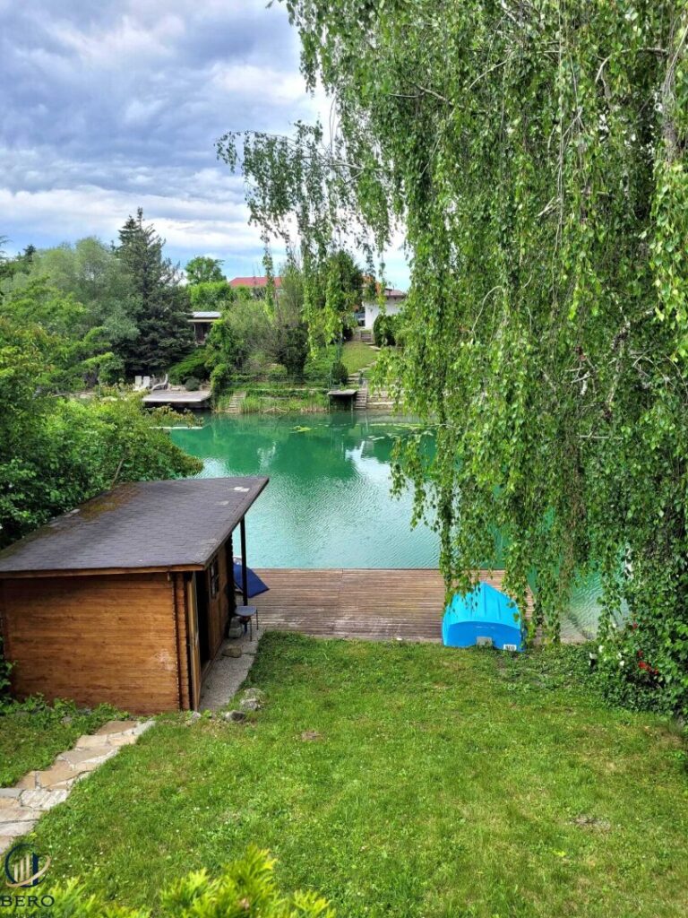 3. Ebene am Wasser