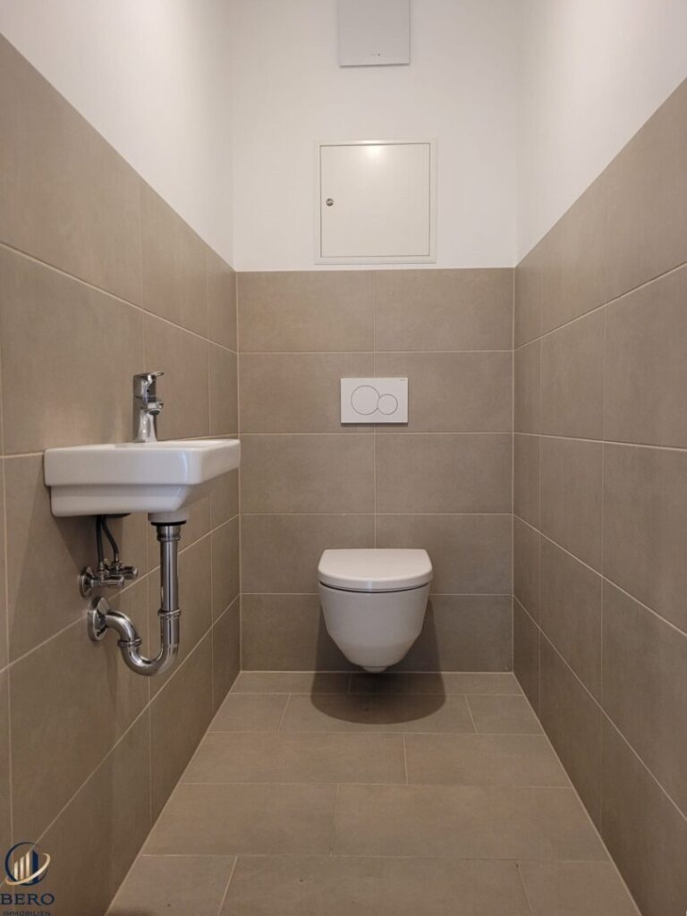 separates WC