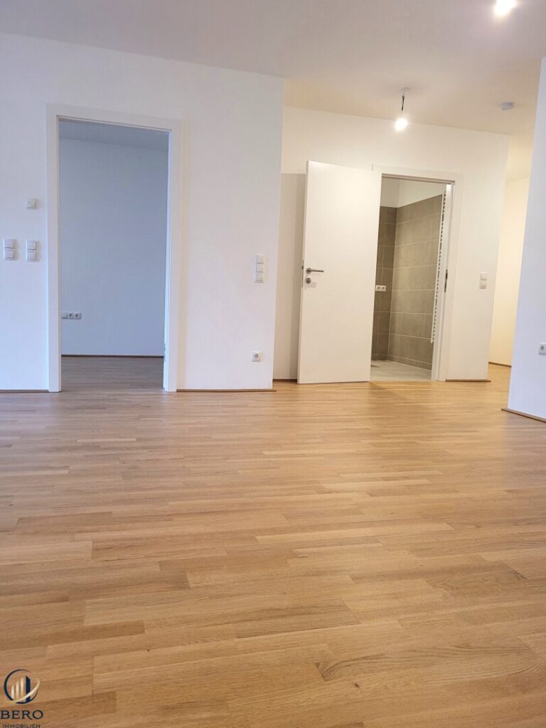 vom Essbereich in Richtung der weiteren Räume