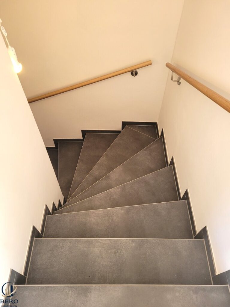 Treppe in das Kellergeschoss