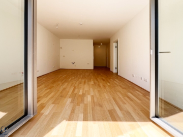Blick vom Garten in das Wohnzimmer - Fantastische 2-Zimmer-Gartenwohnung! Erstbezug! 2 Wohnhäuser in Bestlage – (nur) noch 15 Wohnungen in verschiedenen Größen frei! PROVISIONSFREI!