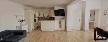 Bild - Mehrfamilienhaus mit Garten, Terrasse & Garage in Niederrußbach