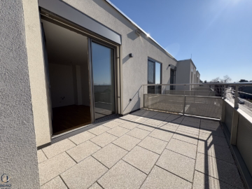 Sonnige Terrasse - „Ideal aufgeteilte 3 Zimmer-Wohnung mit Terrasse & Balkon“