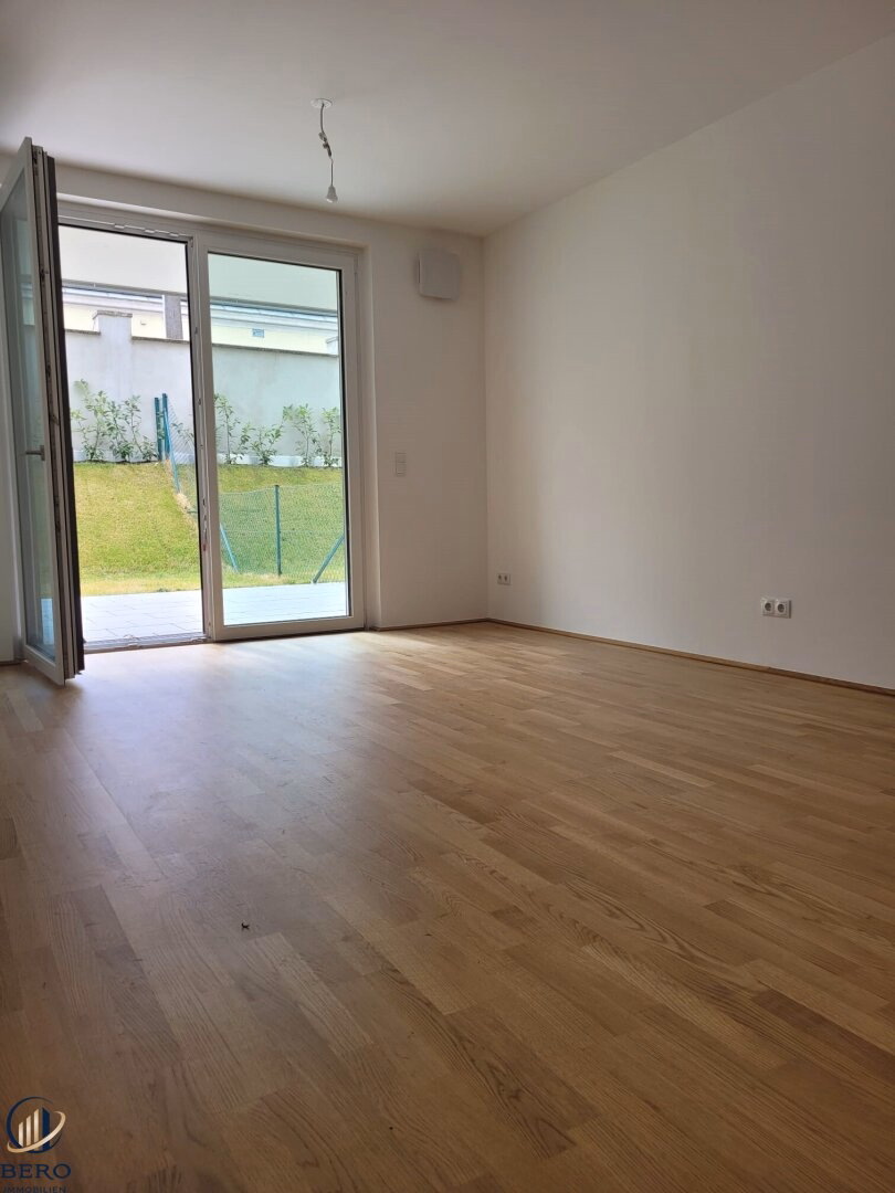 Wohnzimmer Richtung Garten