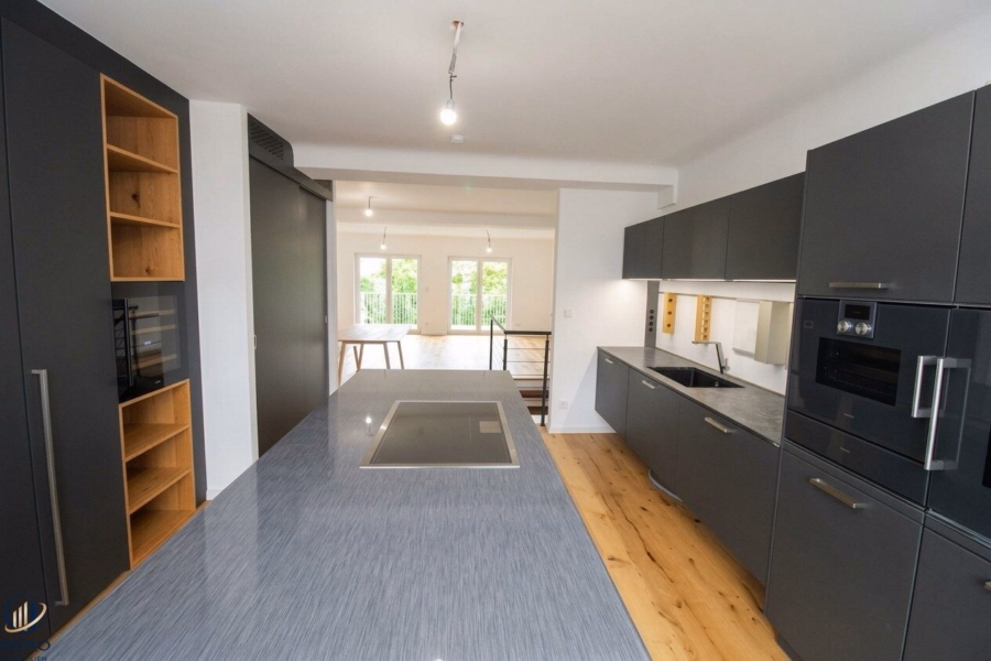 Titelbild - 3 Freiflächen! Hochwertigste Ausstattung! Exklusive Maisonettewohnung mit 2 Eingängen!