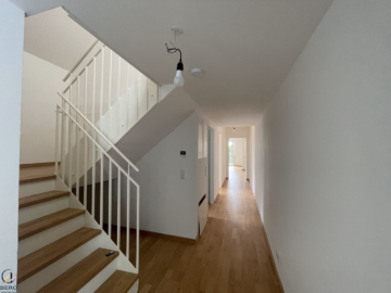 Bild - Willkommen in dieser tollen 3 Zimmerwohnung mit großer rundum Terrasse und am Mühlwasser gelegen