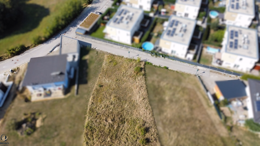 Titelbild - 911m² Baugrundstück auf sonnigem Westhang! Herrliches Bauland für Ihr Traumhaus!